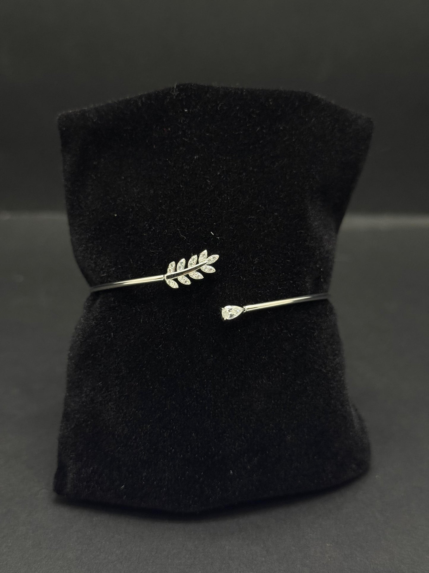 Elegant and delicate open-cuff bangle bracelet #186
