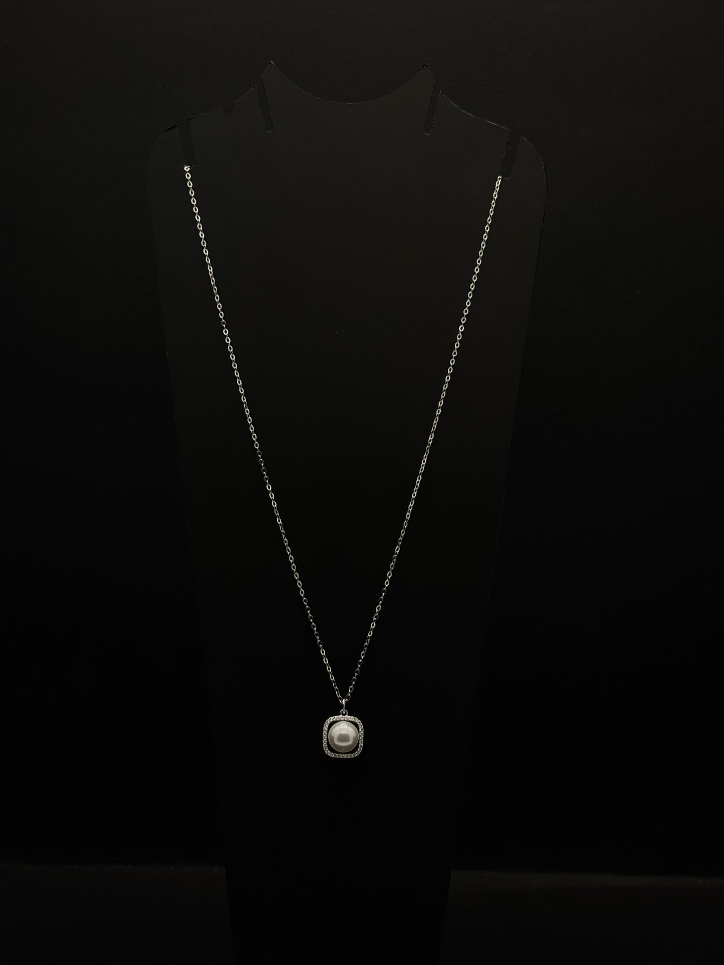 Classic Pearl Halo chain #356