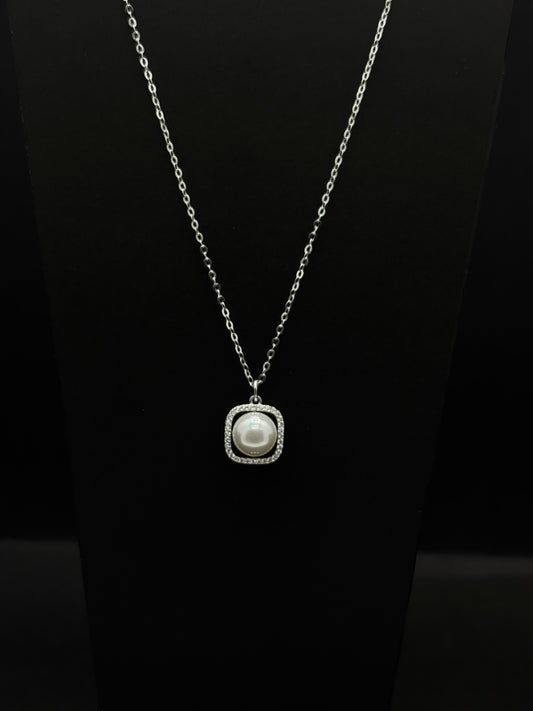 Classic Pearl Halo chain #356