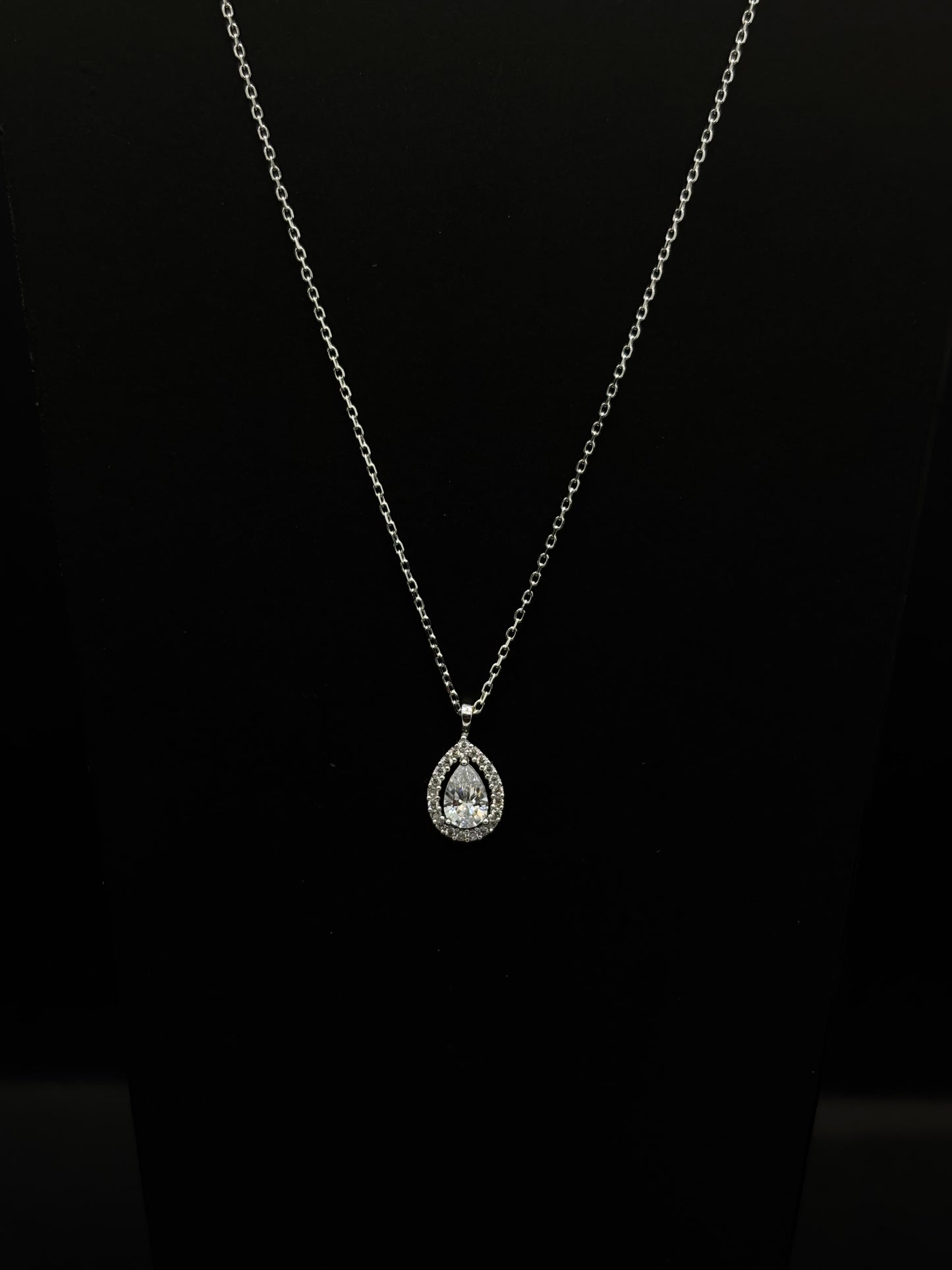 Teardrop Halo Pendant chain #226