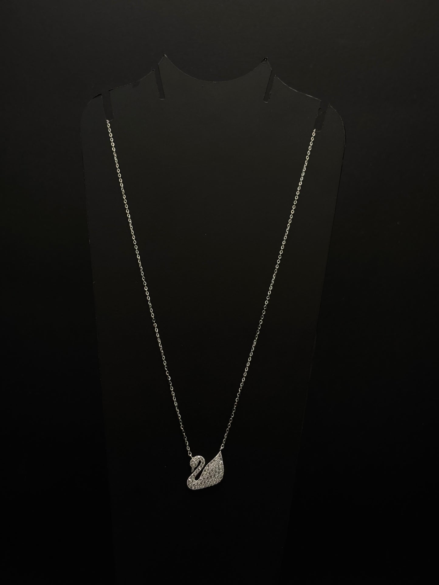 Sparkling Swan Pendant chain #227