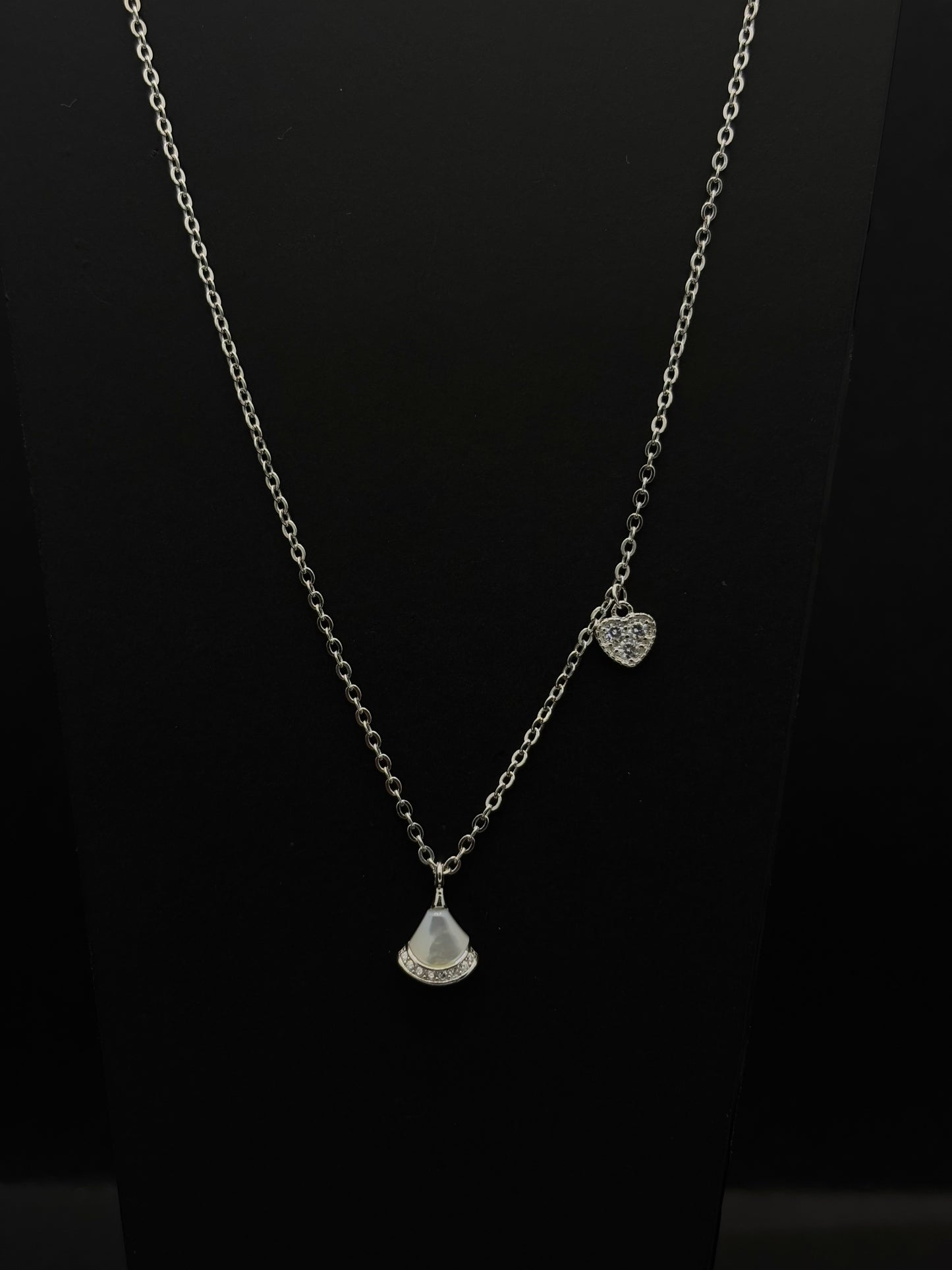 Elegant Fan-Shaped Pearlescent & Crystal Drop Necklace #48