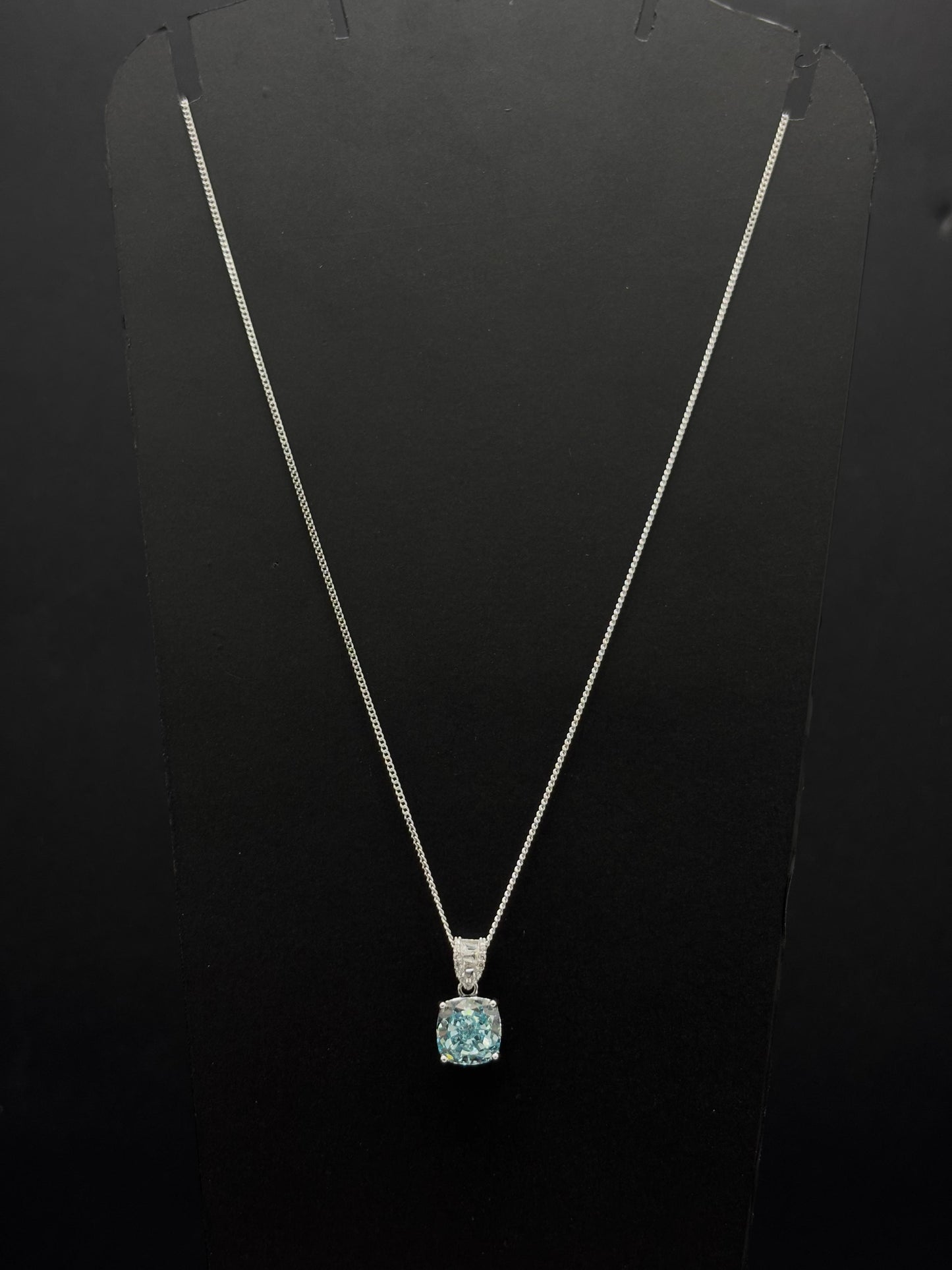 The Grand Caribbean Cushion Pendant chain #477