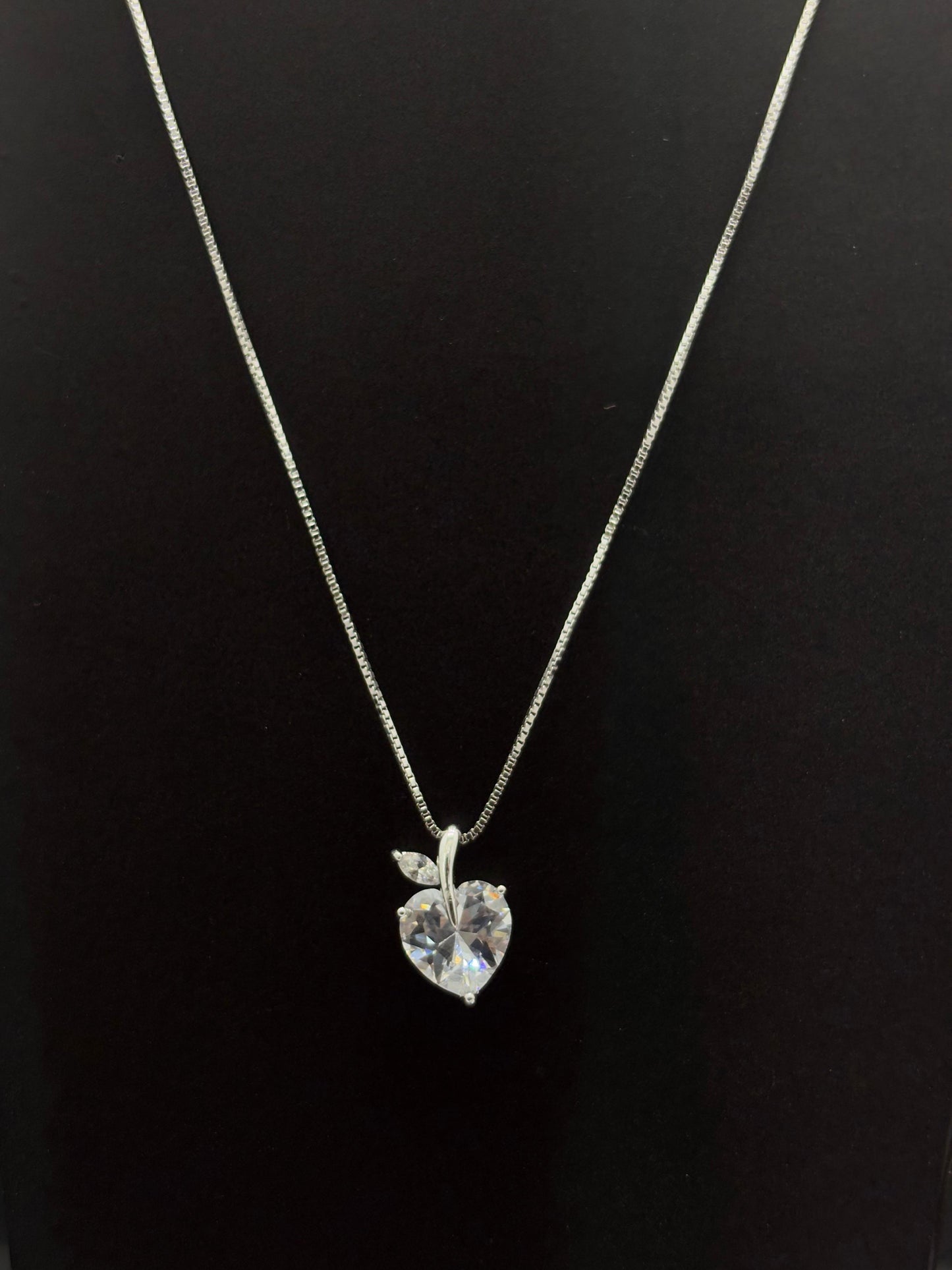 The Serpentine Sparkle Pendant chain #474