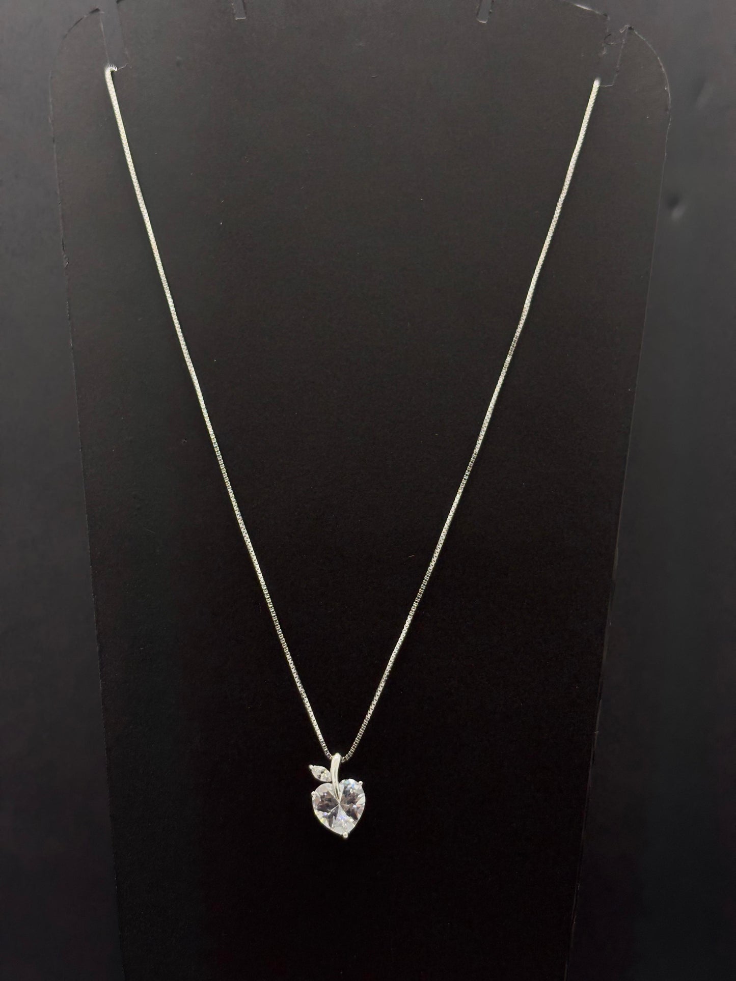 The Serpentine Sparkle Pendant chain #474