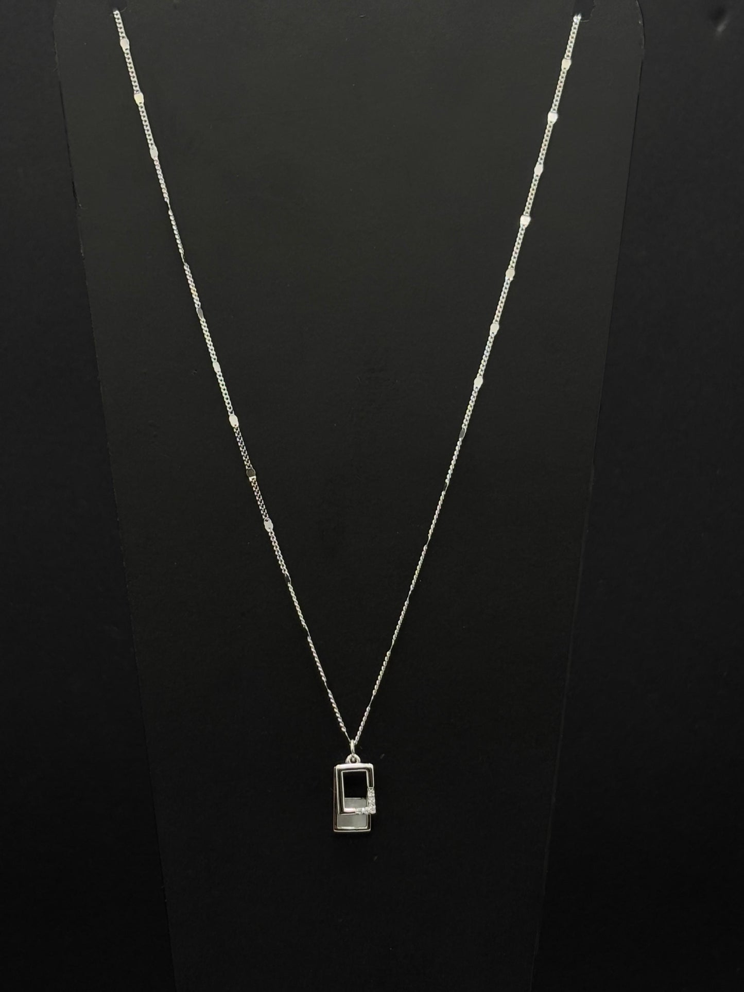 Interlocking Geometric Pendant Chain #451