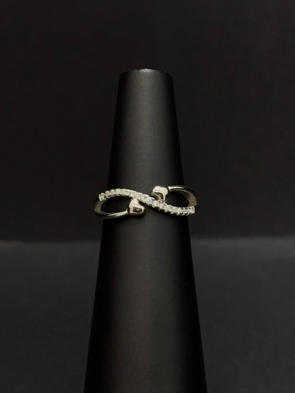 Charming and elegant sterling silver ring #179