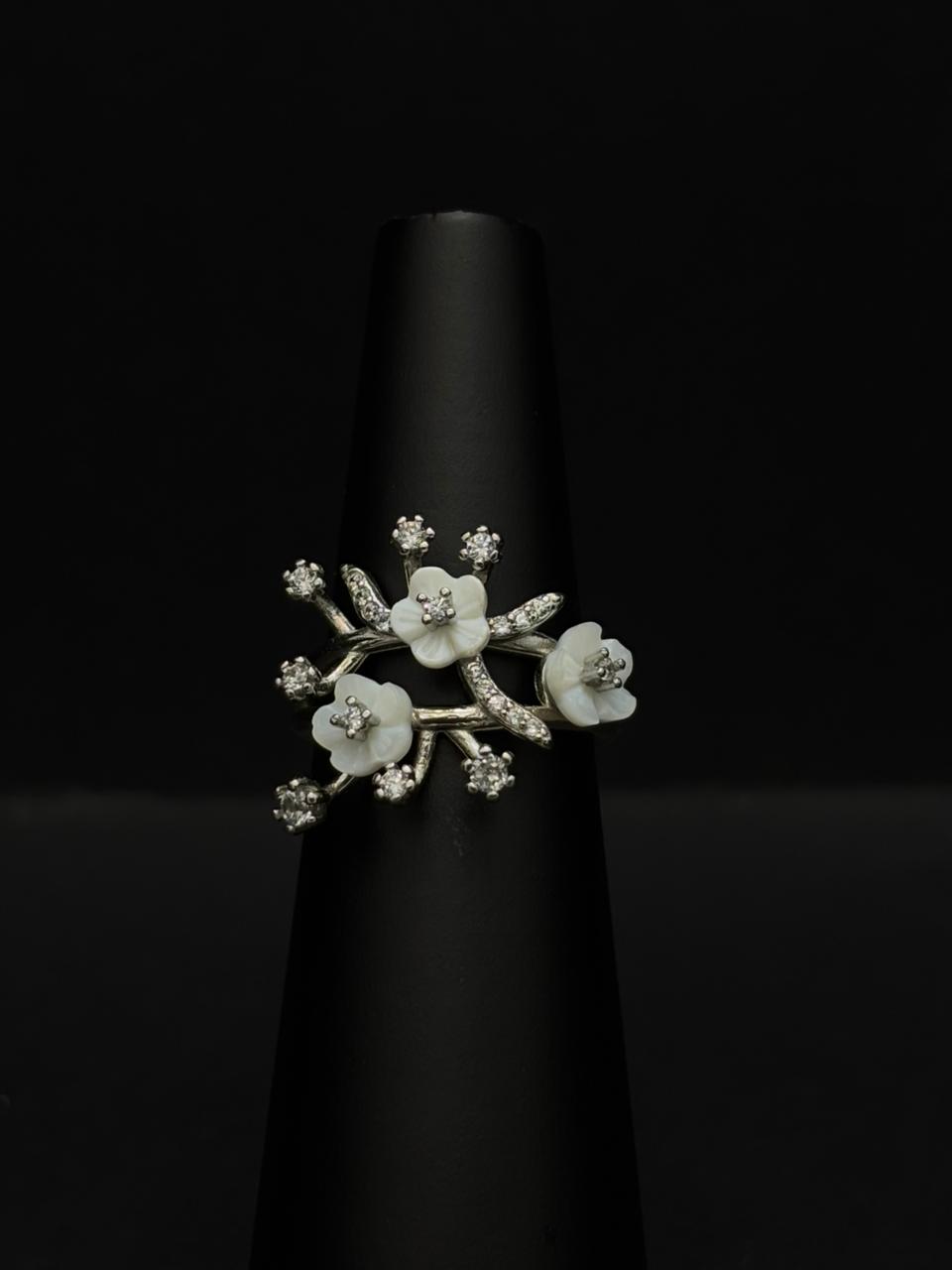 Exquisite Floral-themed Ring #89
