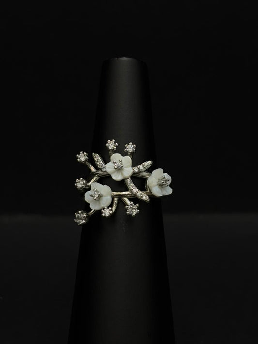 Exquisite Floral-themed Ring #89