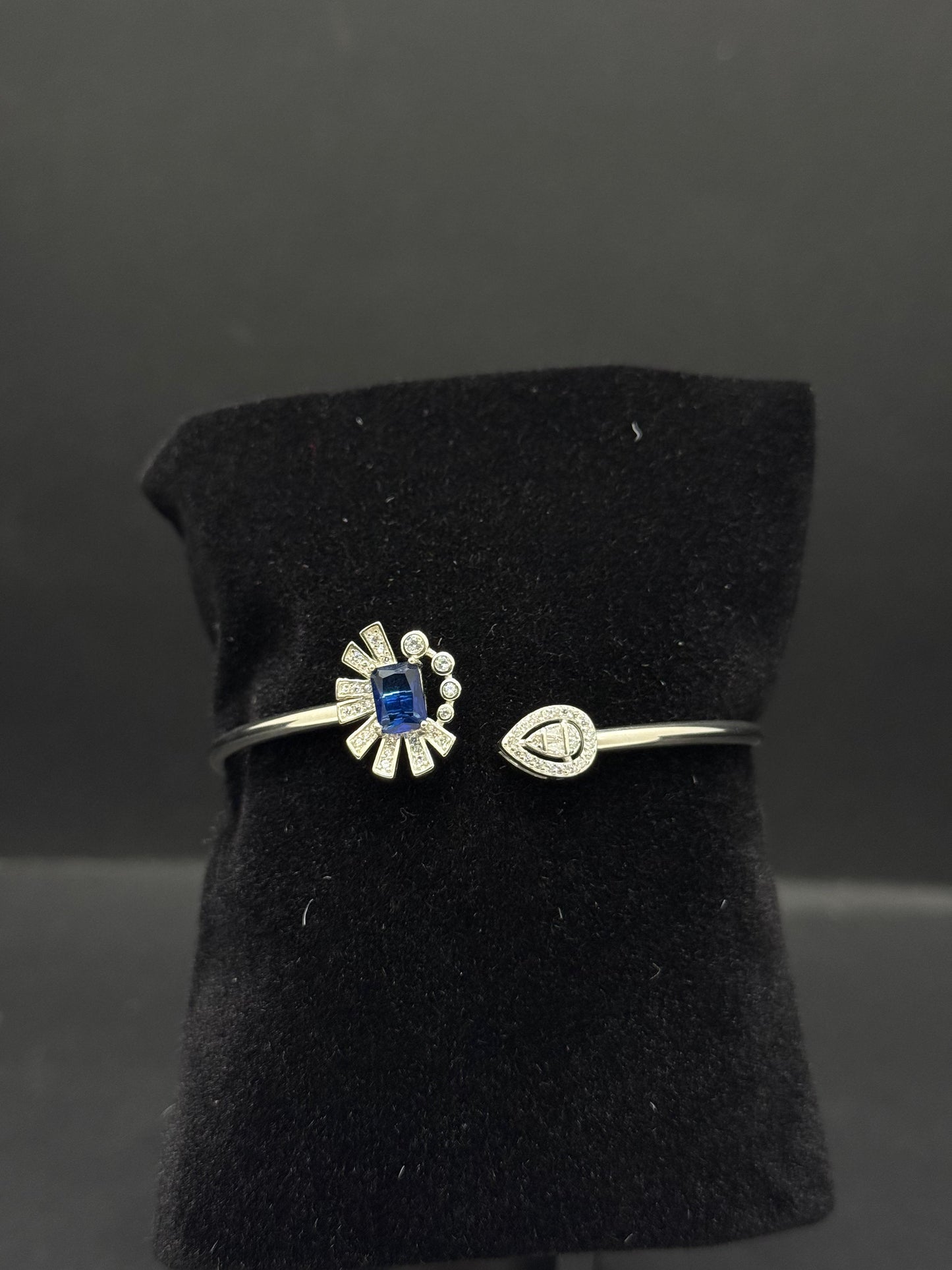 Azure Bloom & Teardrop Sparkle Bangle bracelet #190
