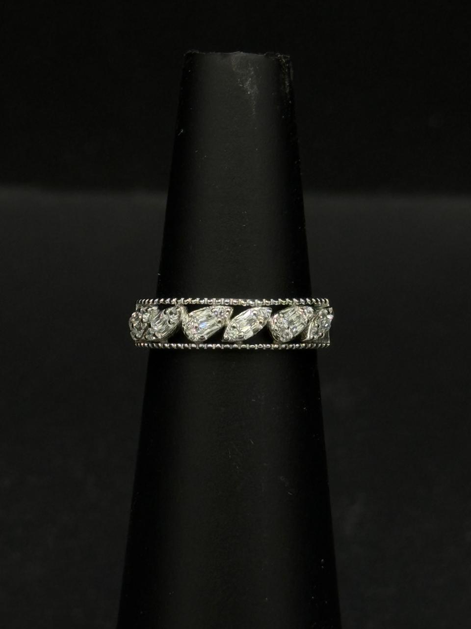 Vintage Laurel Shimmer Ring #609