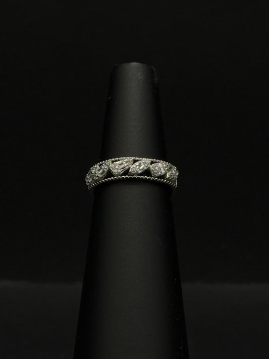 Vintage Laurel Shimmer Ring #609