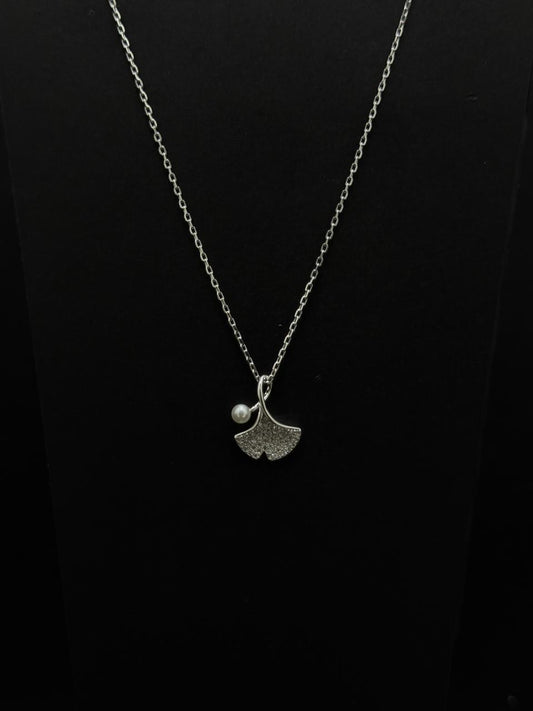 Ginkgo Leaf Pavé Pendant Chain #623